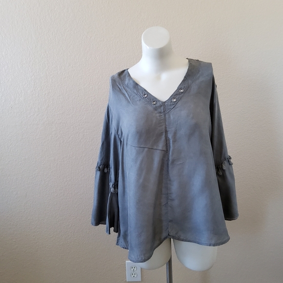 Whisper & Glow Fringe Bell Sleeve Peasant Top Size L Grey New - Picture 2 of 11